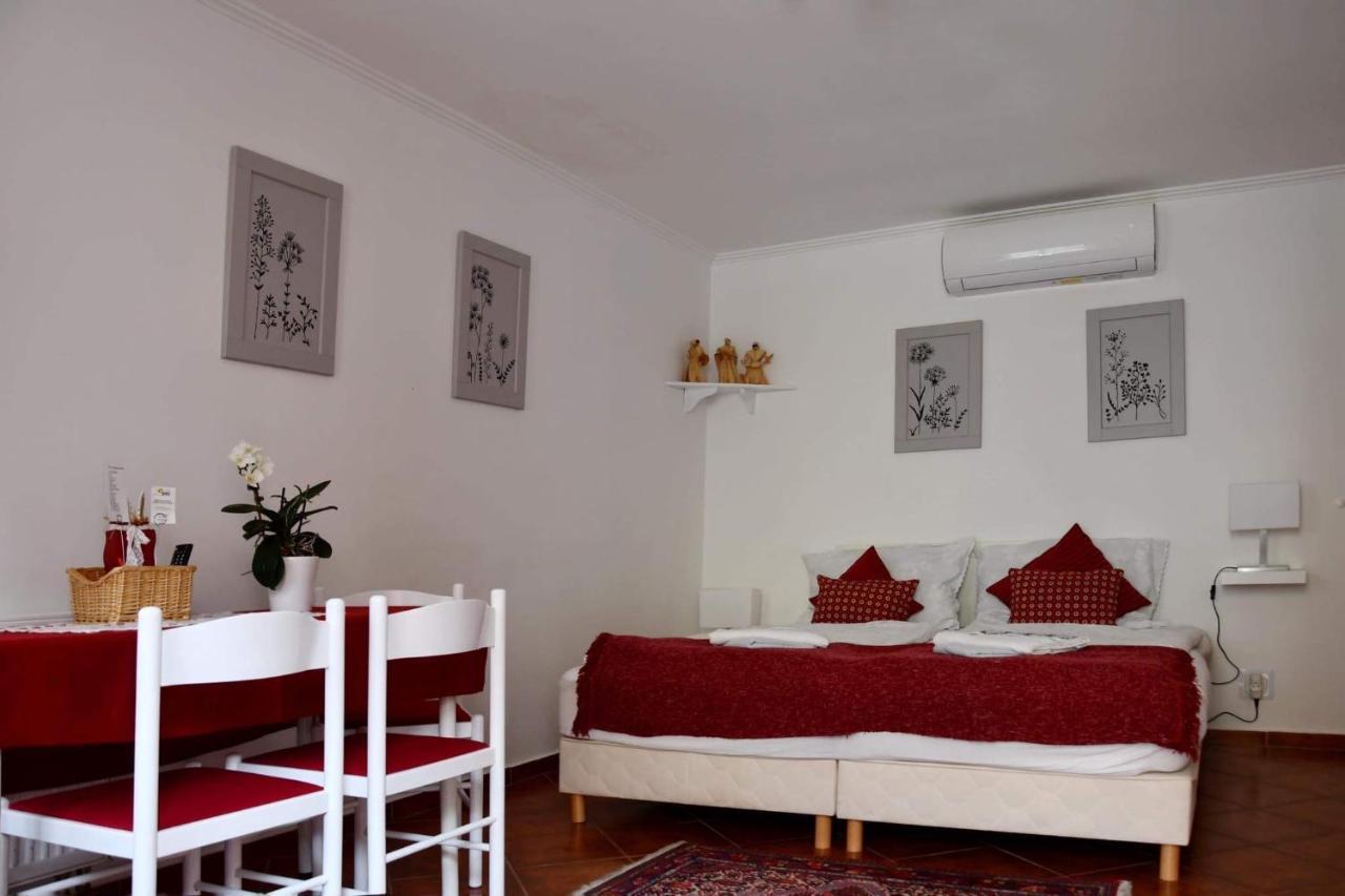 Bed and Breakfast Szentesi Panzio à Fertőrákos Extérieur photo