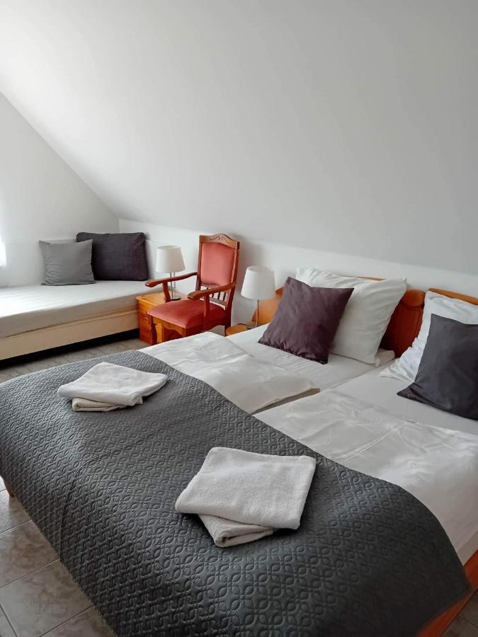Bed and Breakfast Szentesi Panzio à Fertőrákos Extérieur photo