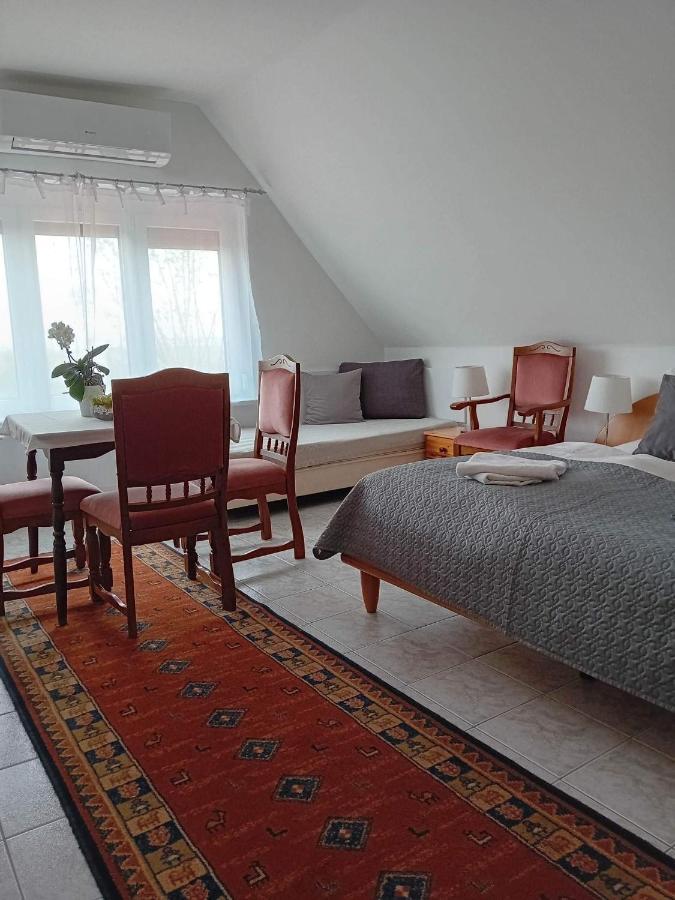 Bed and Breakfast Szentesi Panzio à Fertőrákos Extérieur photo